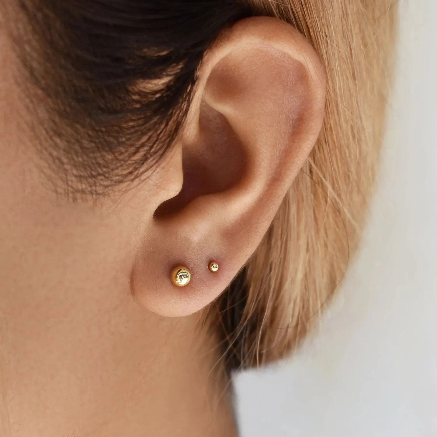 10k Solid Gold Sphere Studs