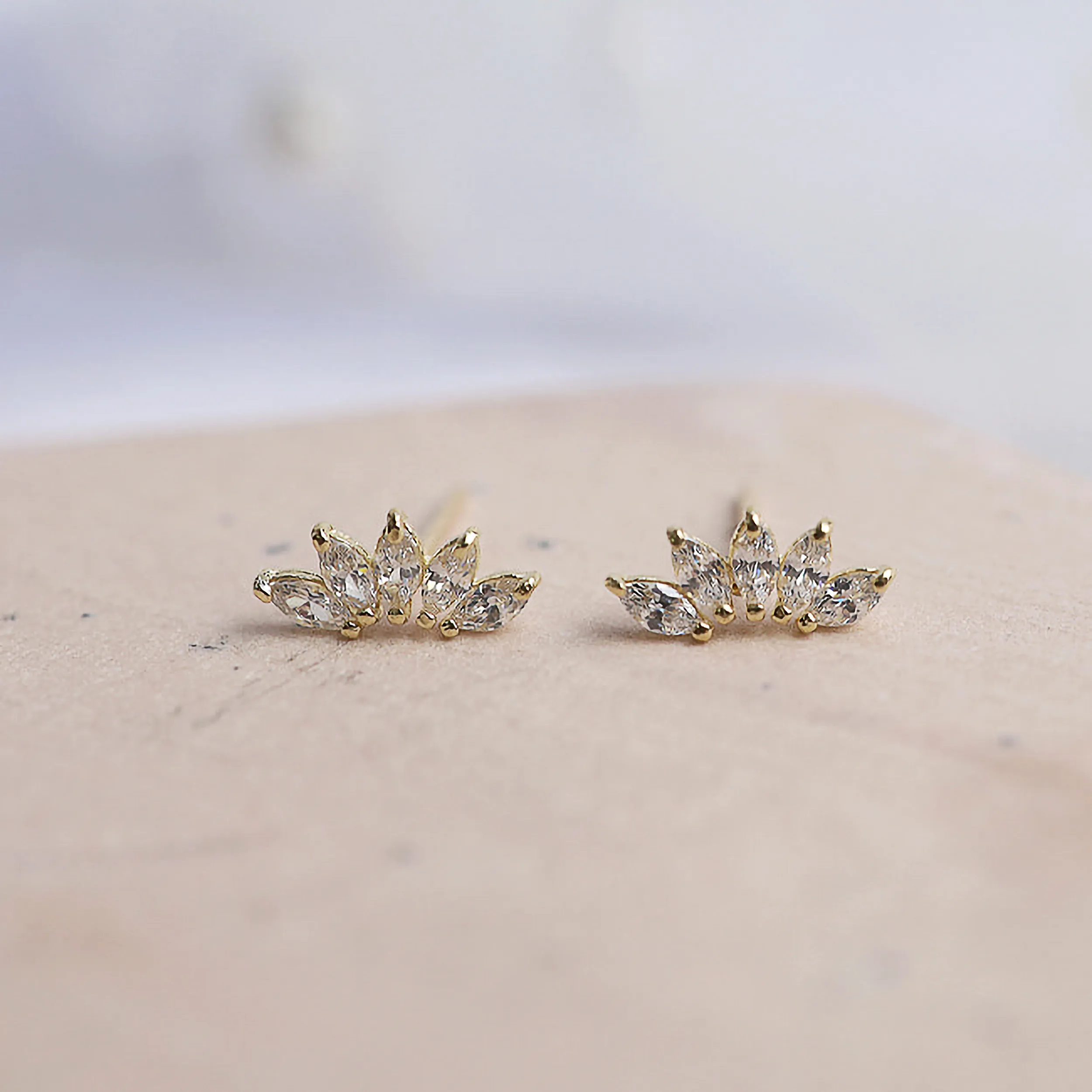 14K Corona Earrings