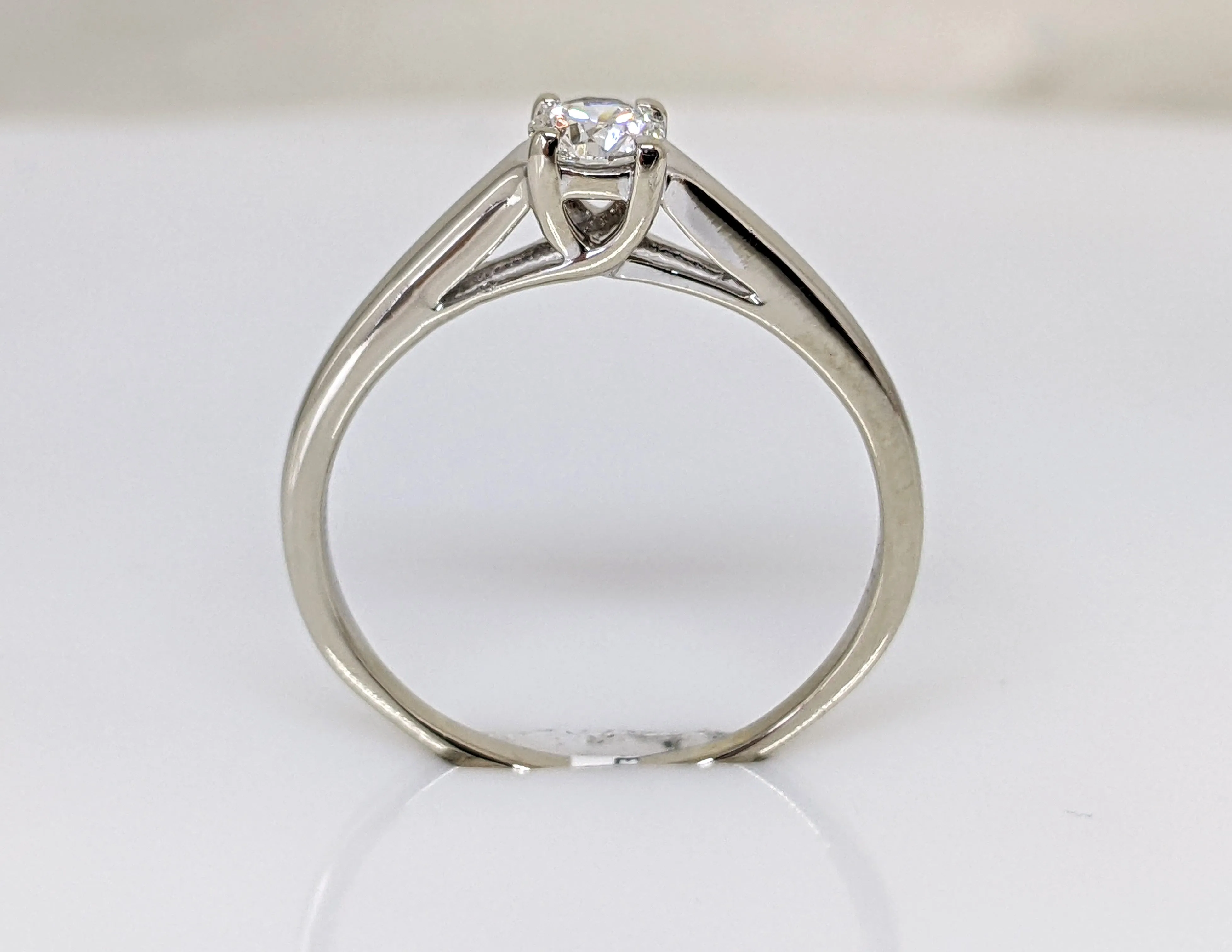 14K WHITE .29 CARAT TOTAL SI2 I DIAMOND ROUND SOLITAIRE ESTATE RING 2.3 GRAMS