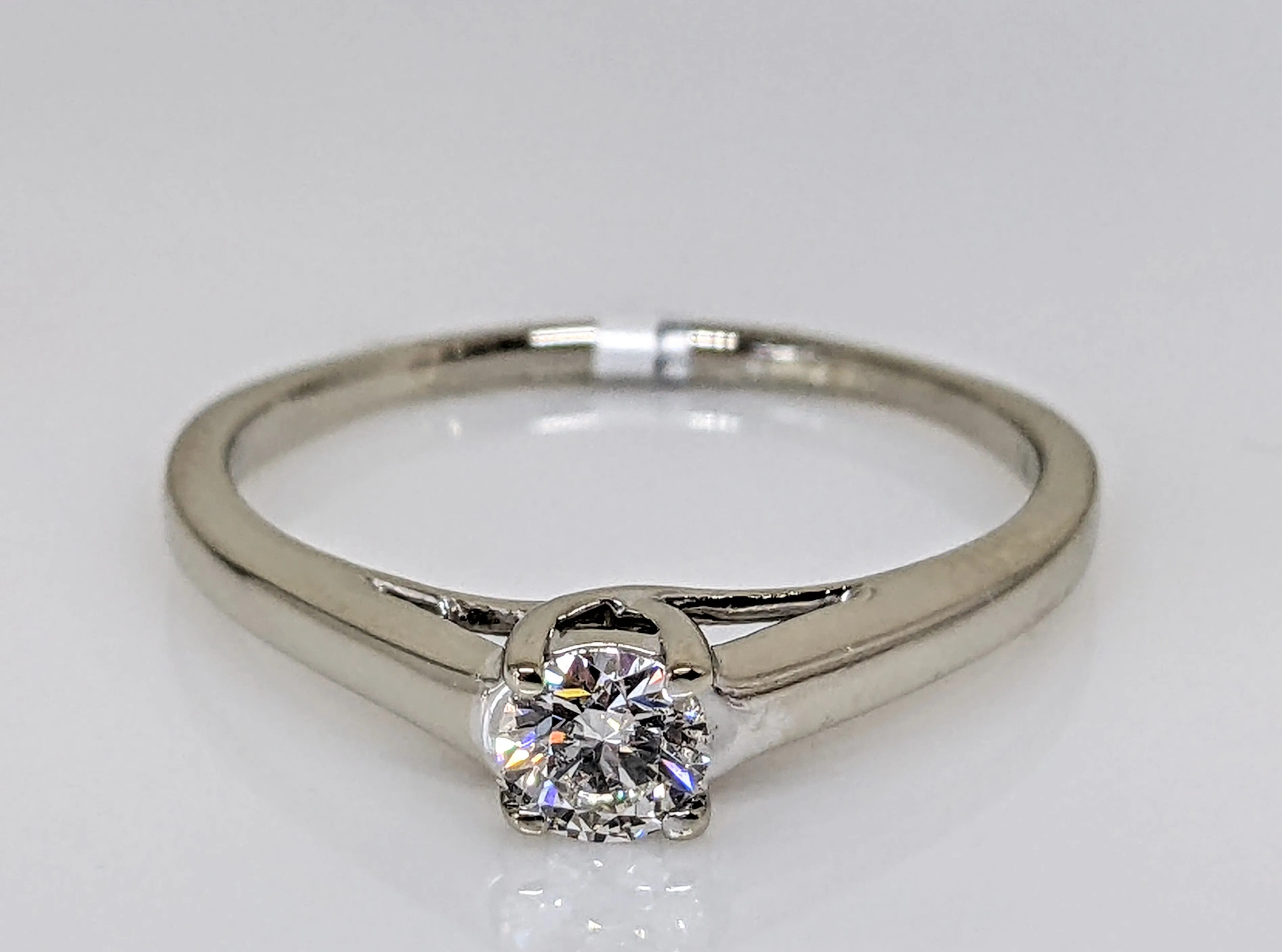14K WHITE .29 CARAT TOTAL SI2 I DIAMOND ROUND SOLITAIRE ESTATE RING 2.3 GRAMS