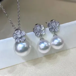 18K White Gold Diamond & Akoya Cluster Pearl Earrings Pendant