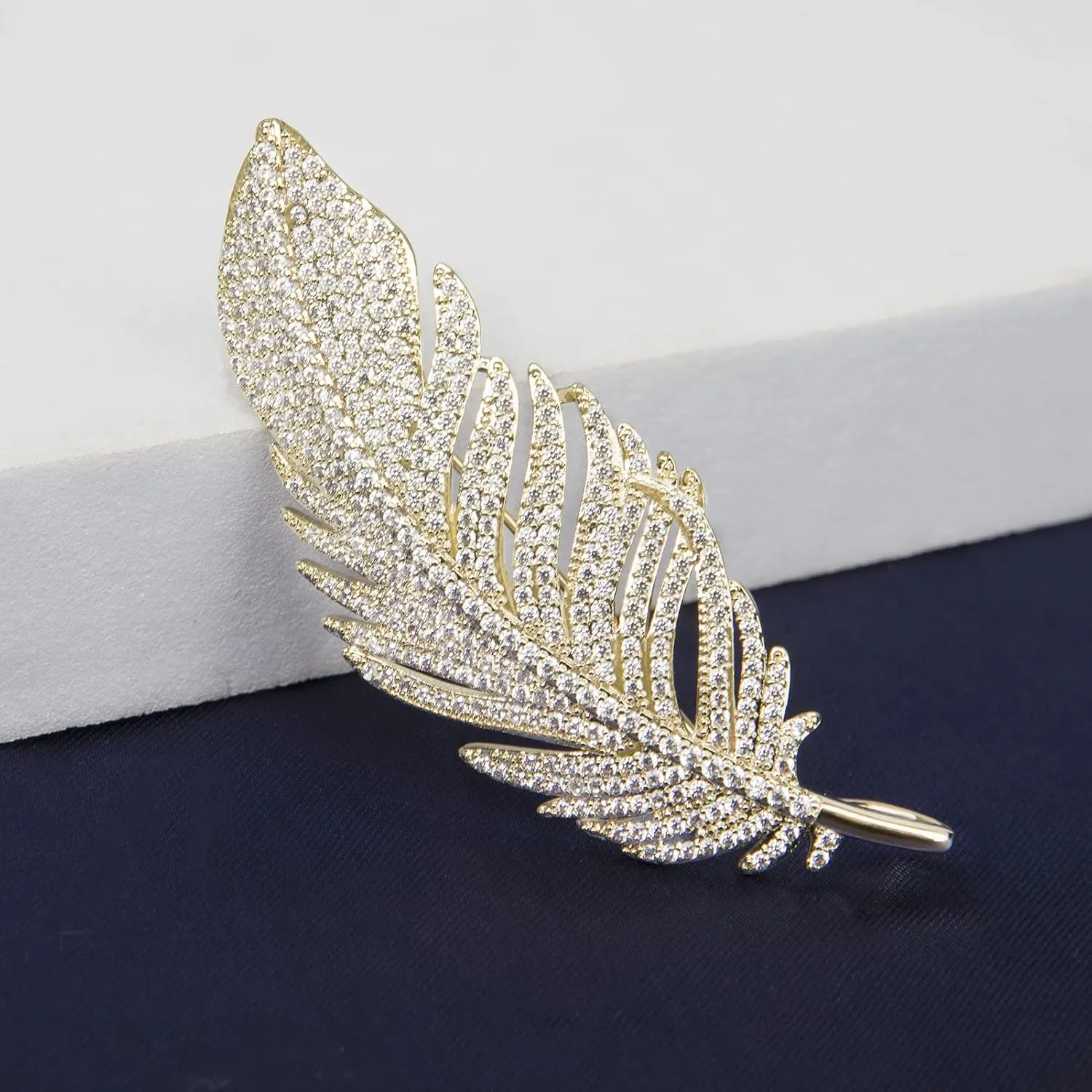 Brooches for Women Shiny Zirconia Broach Jewelry Fashion Brooch Pins Gift for Christmas Birthday Wedding