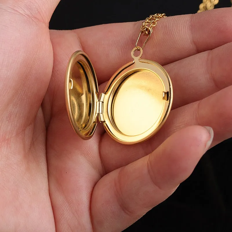 Classic Vintage Round Locket Pendant Necklaces