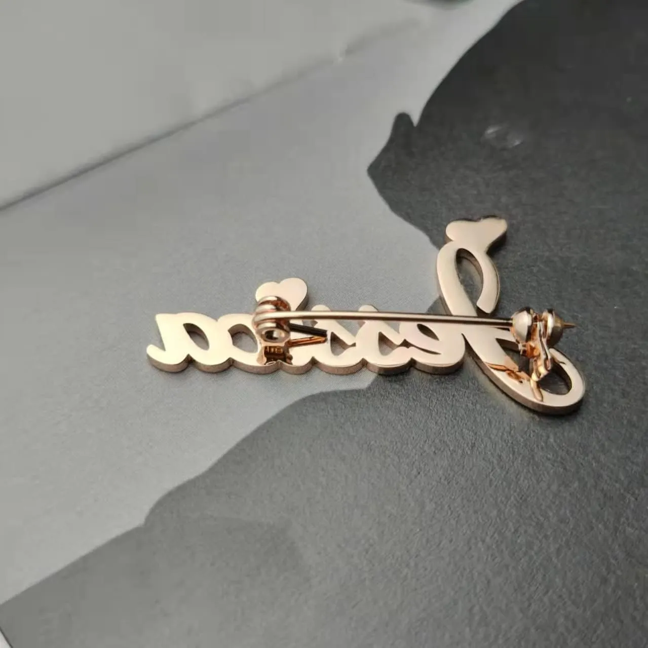 Custom Brooch Can Be Customized Name Jewelry Rose Gold Lapel Pin Stainless Steel Ladies Brooch Custom Unique Gift