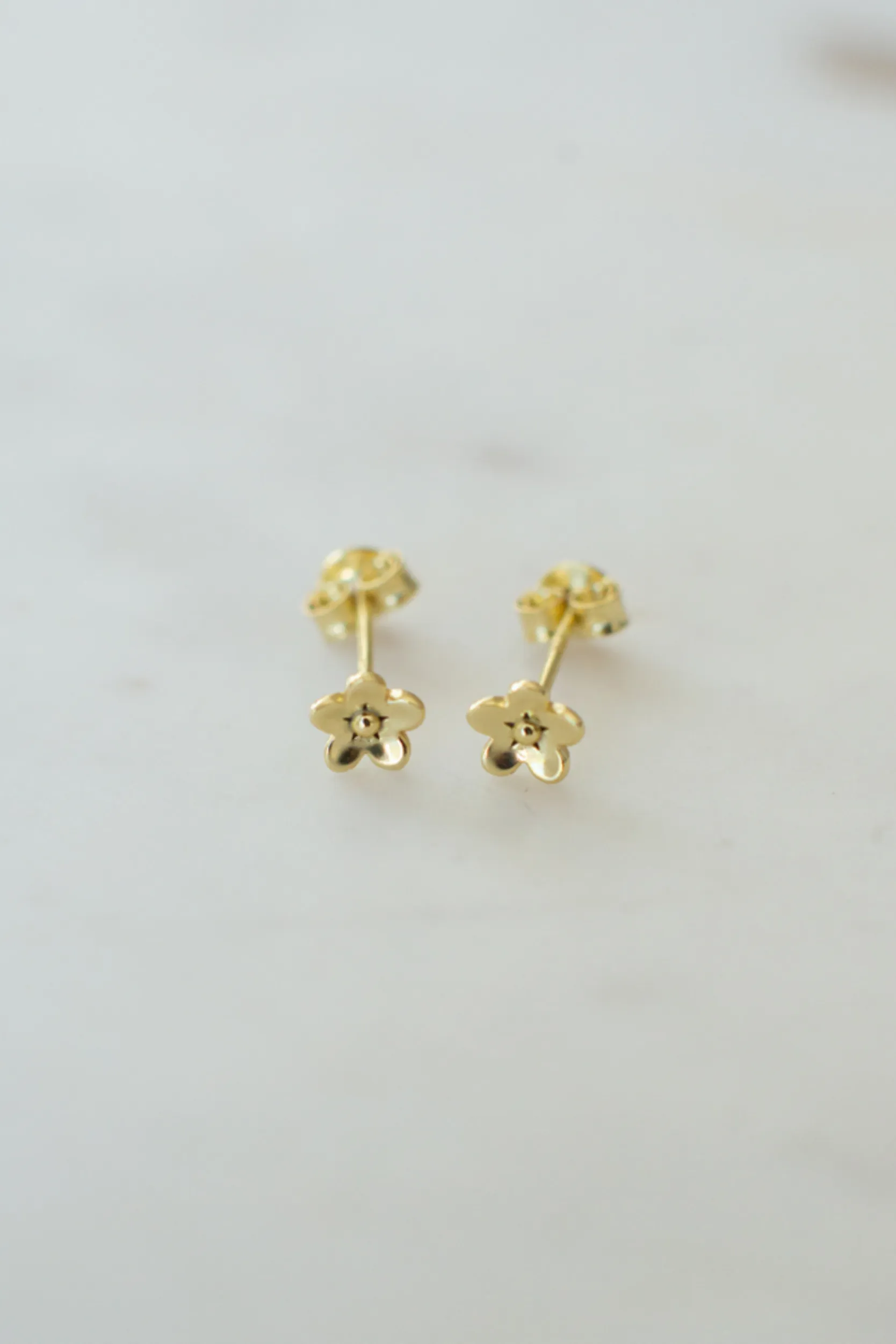 Daisy Day Stud - Gold
