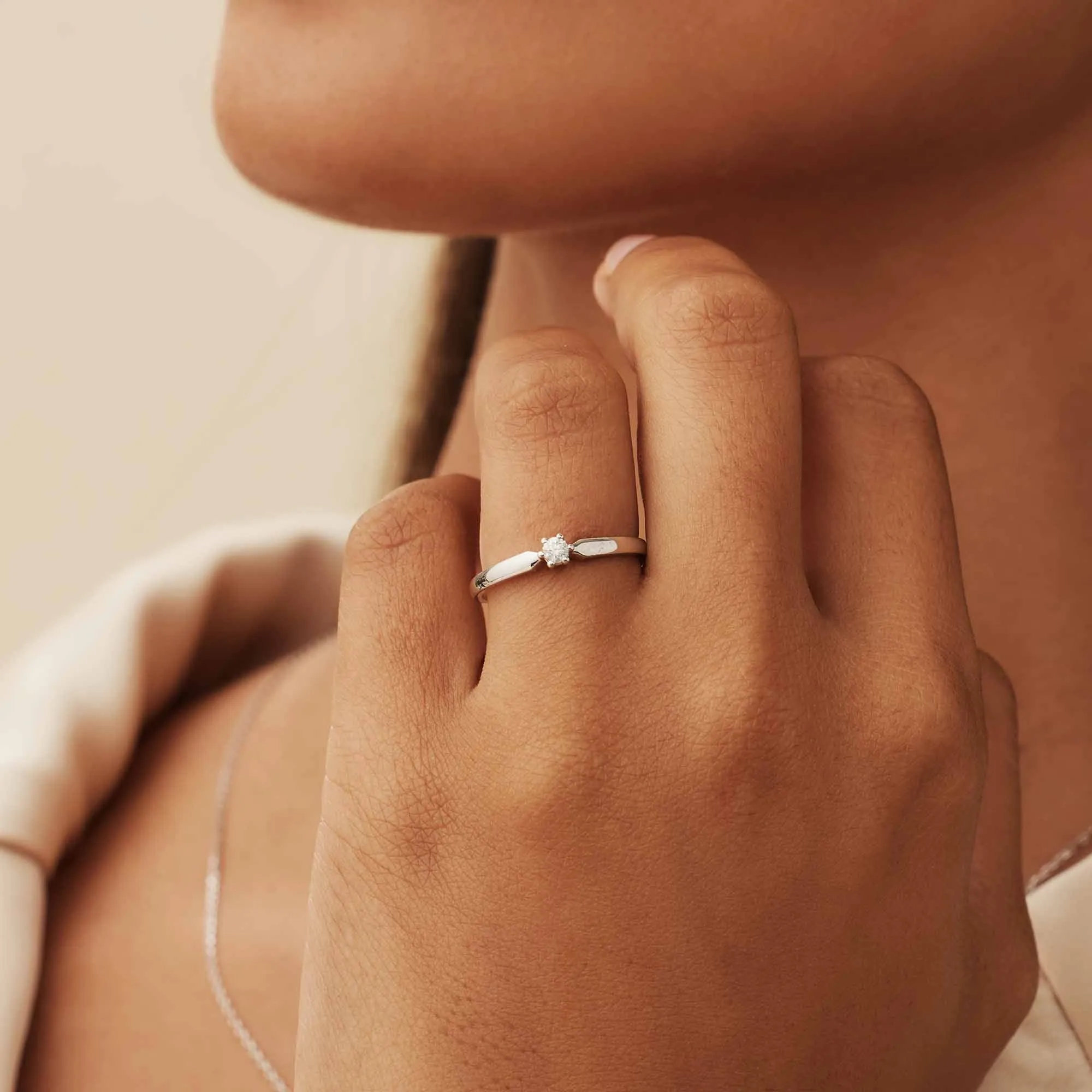 De la Paix Sylvie 14 karat white gold ring with diamond 0.07 carat