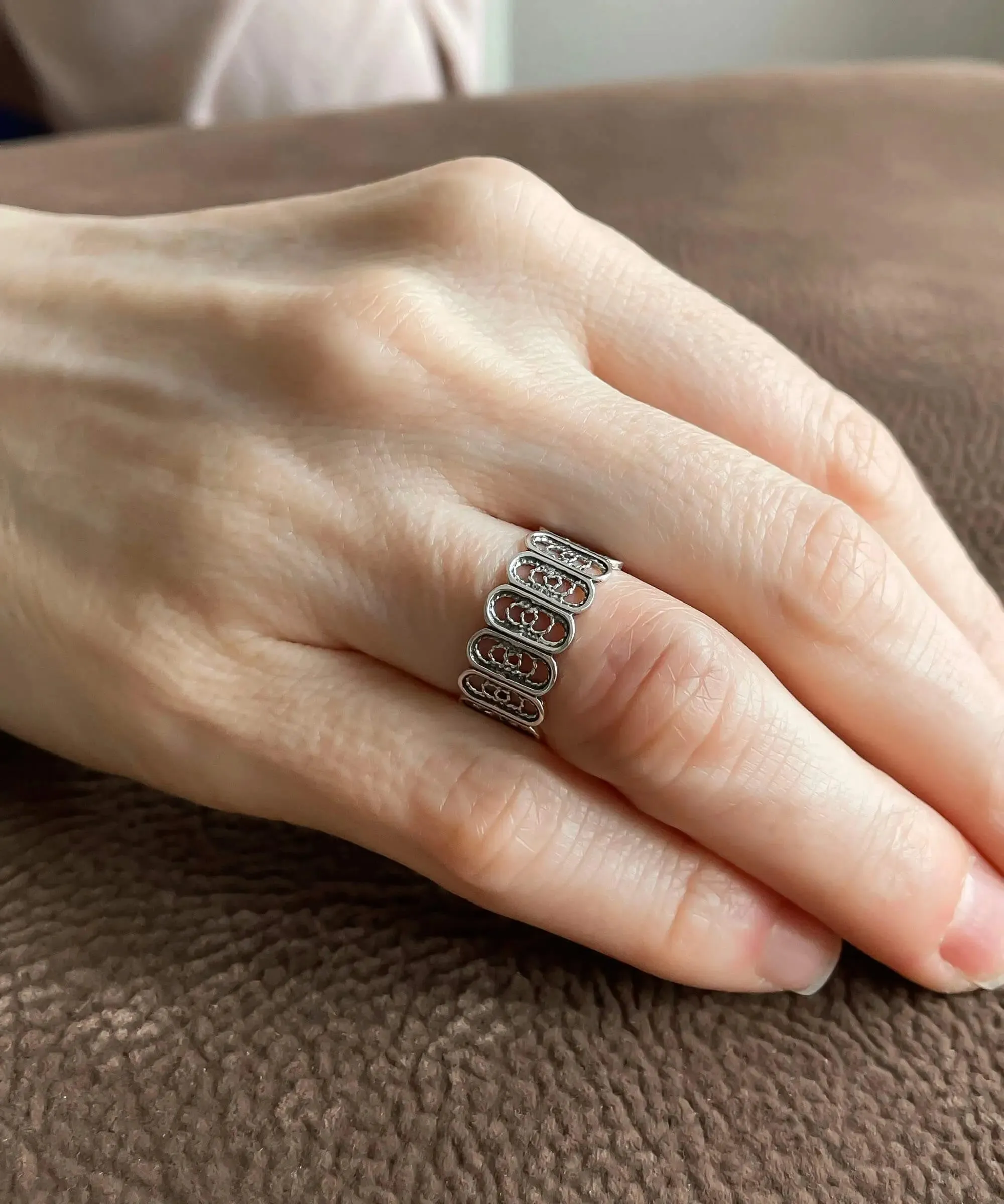 Filigree Art Sterling Silver Women Oval Design Band Ring
