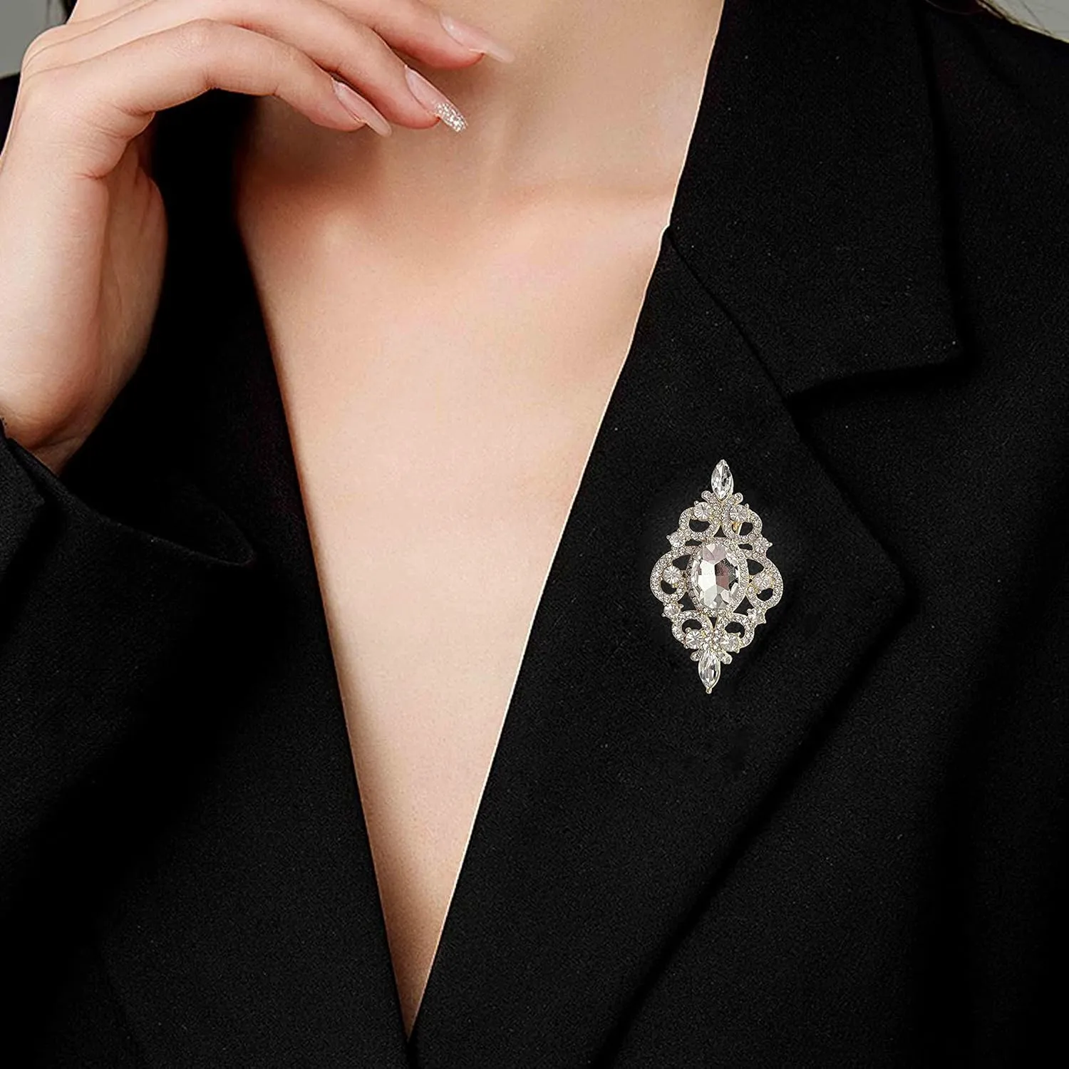 Flower Pearl Brooches for Women - Flower Pearl Enamel Brooches Pins with Gold Tone - Great for Wife,Sisters,Friends,Daily Wear or Dating