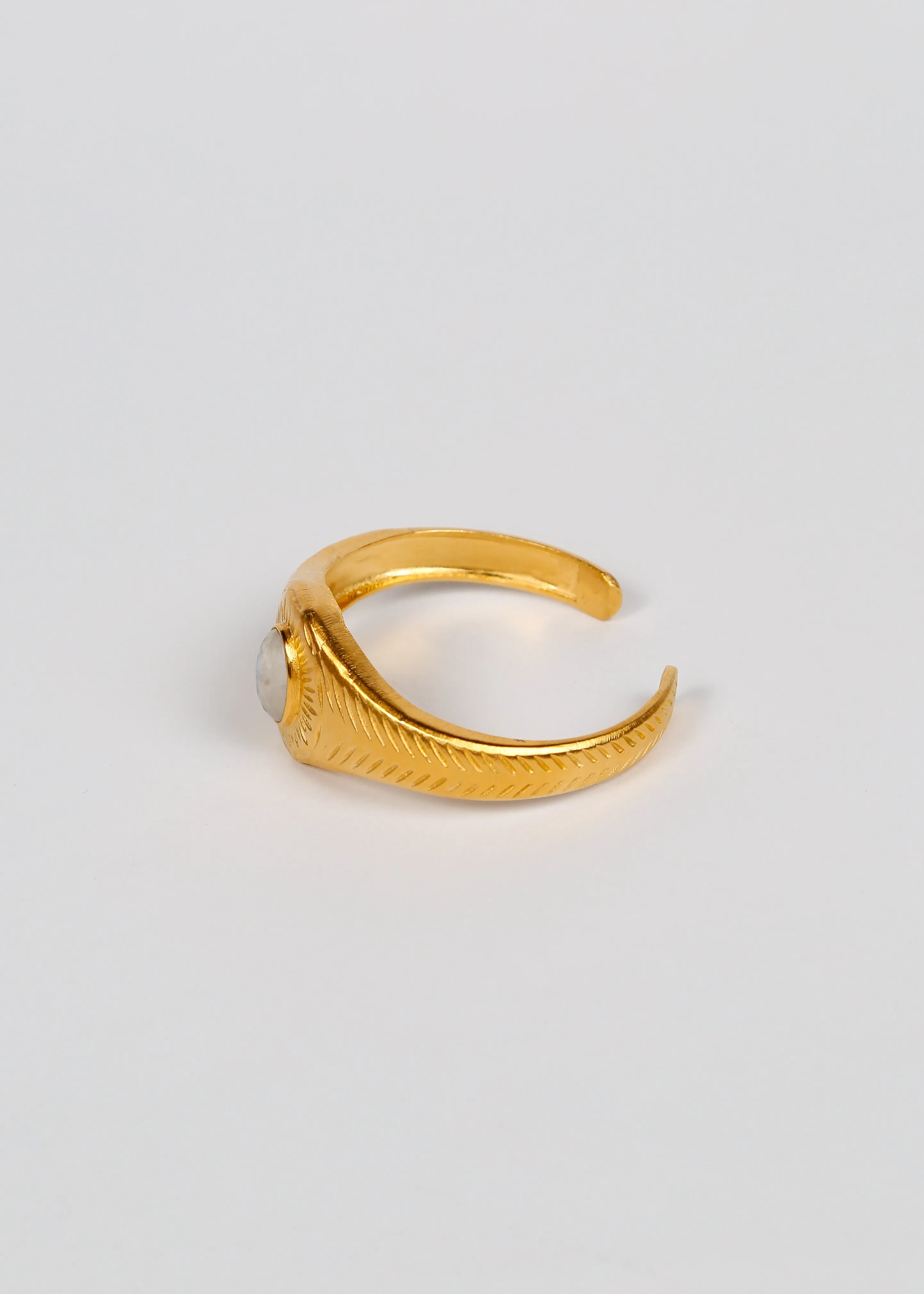 HANKA Osiris Bangle in Moonstone