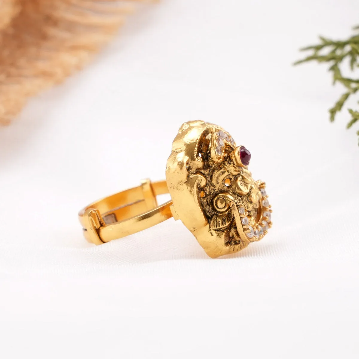 jennie Nagas Ring