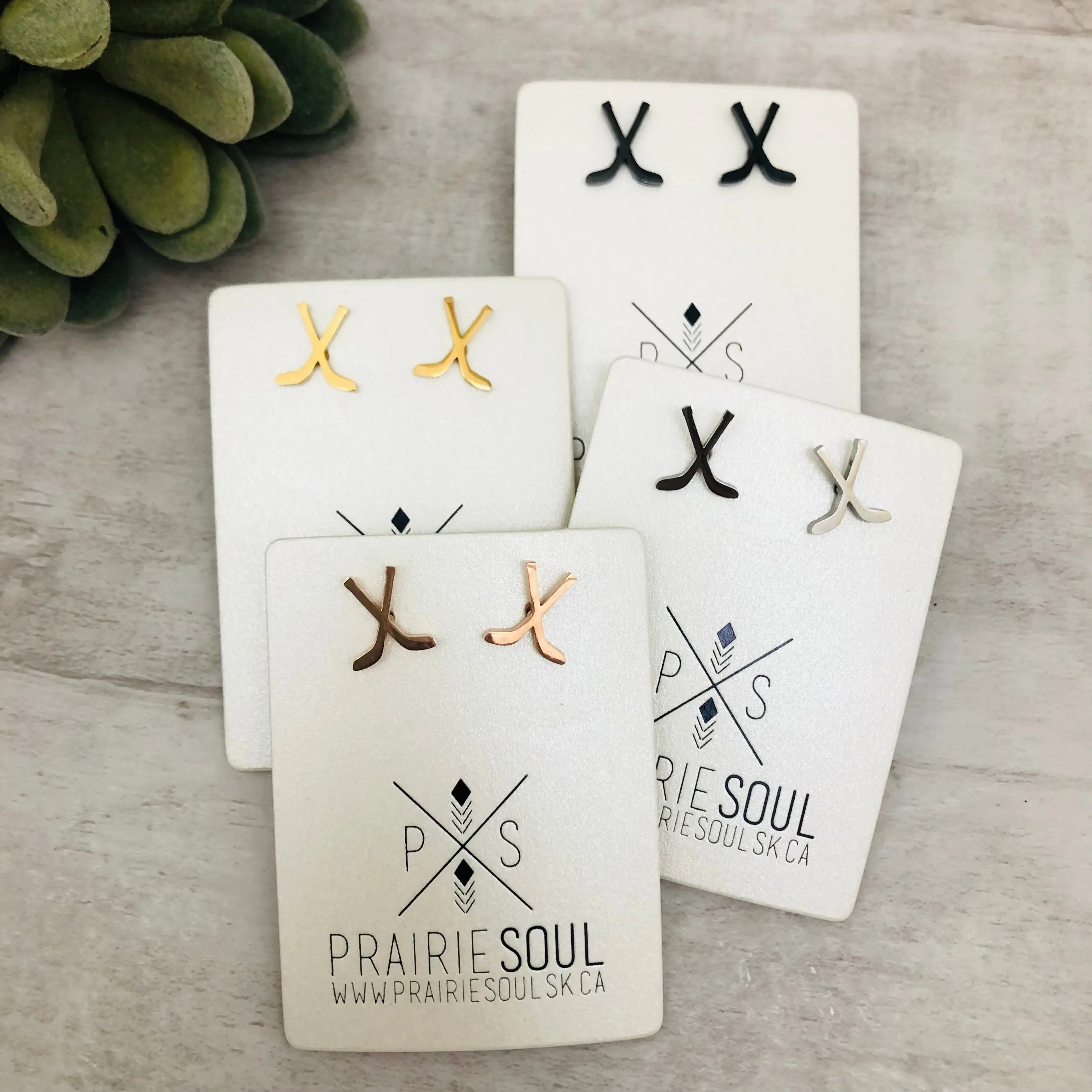 Metal Shape Stud Earring / Hockey Sticks