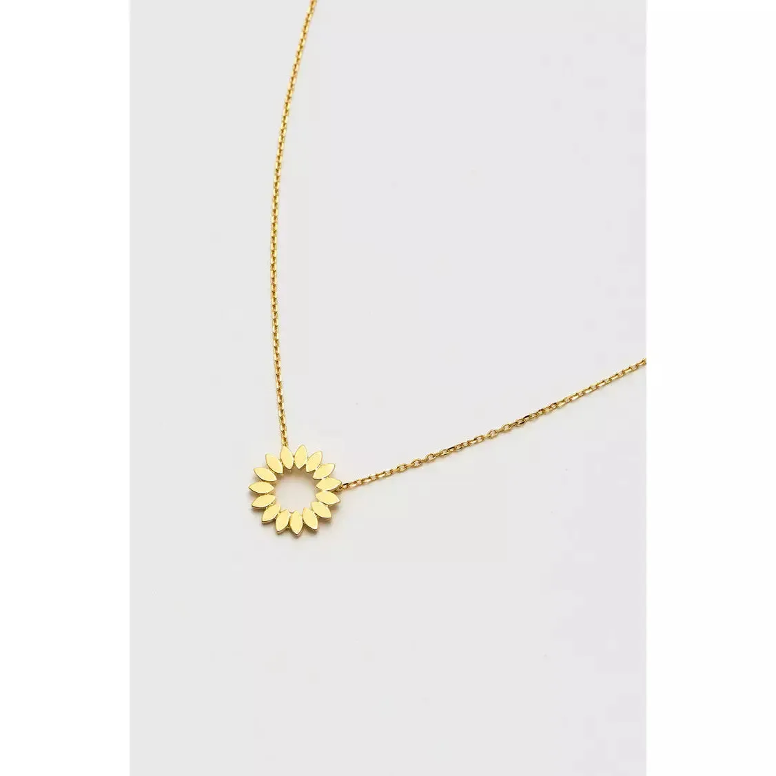 Modern Floral Necklace Gold Plated