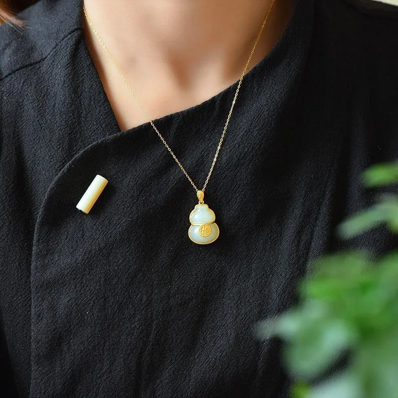Natural Hetian Yufu word gourd pendant ladies necklace