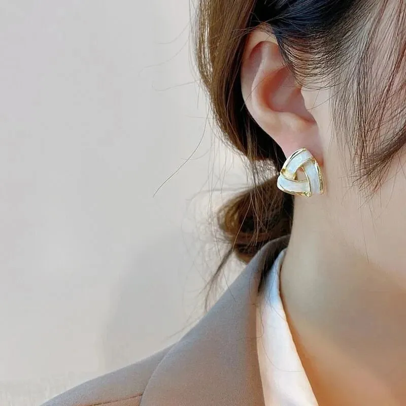 Pair of High-end Geometric Triangle Milk White Drip Oil Earrings Women French Retro Style Simple Design Unique Ear Jewelry