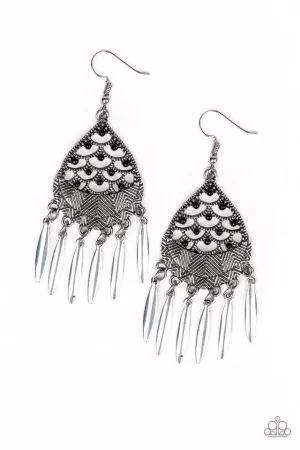 Paparazzi Earring ~ Wolf Den - Black