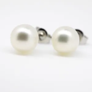 Pearl Studs 8mm Round