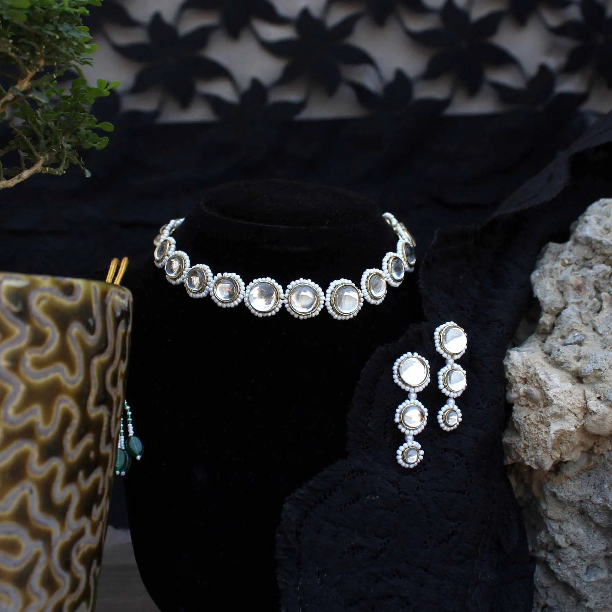 Round Bound Full Set With Necklace And Earrings