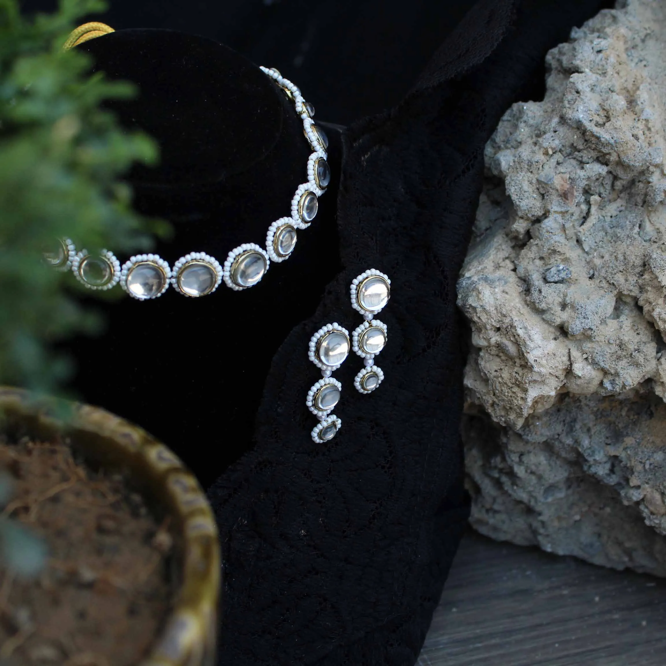 Round Bound Full Set With Necklace And Earrings