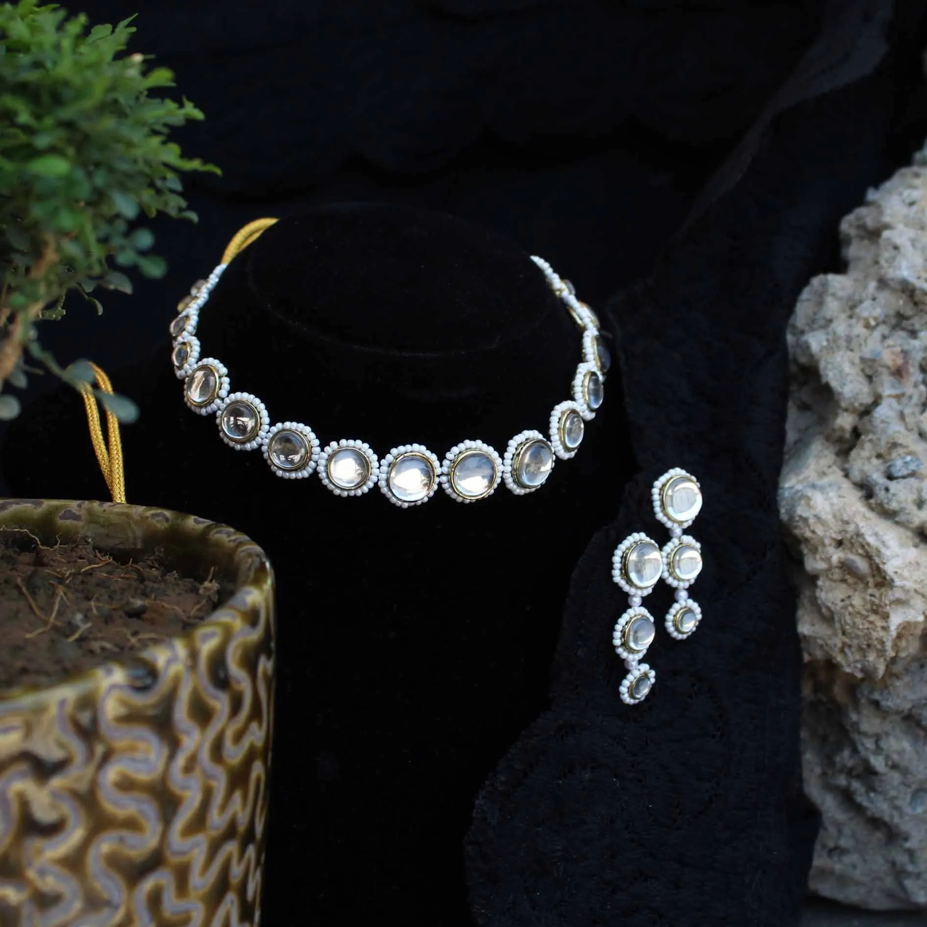 Round Bound Full Set With Necklace And Earrings