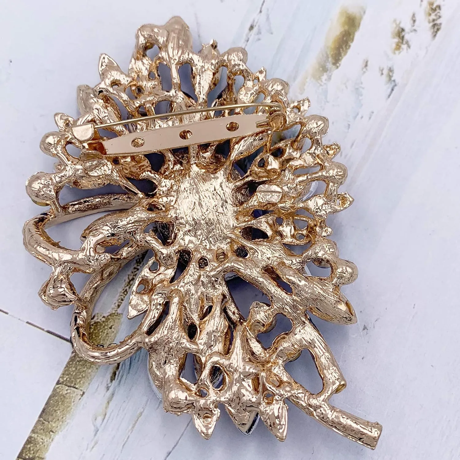 SELOVO Big Large Flower Bow Brooch Scarf Decoration Brooch Pin Gold Tone