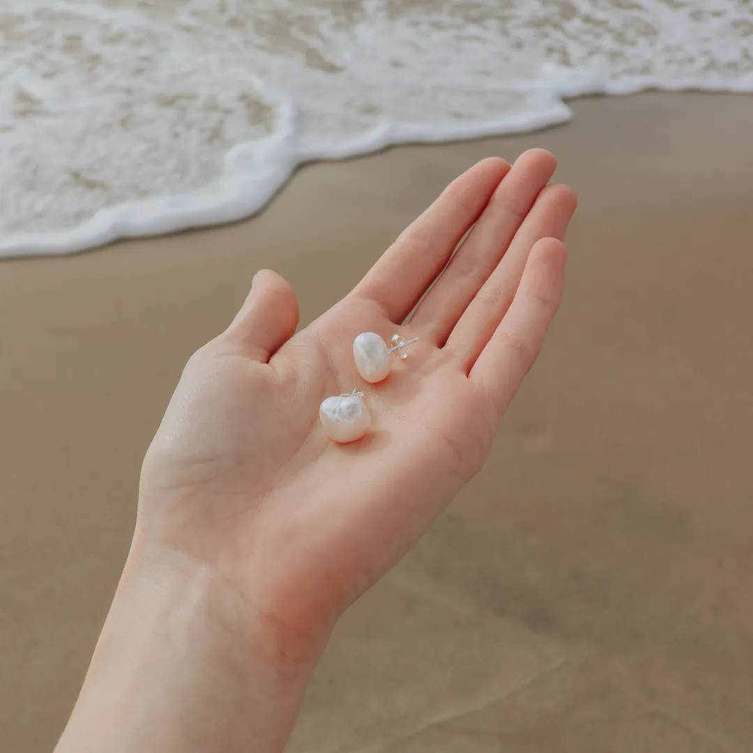 Silver Perle White Keshi Pearl Stud Earrings