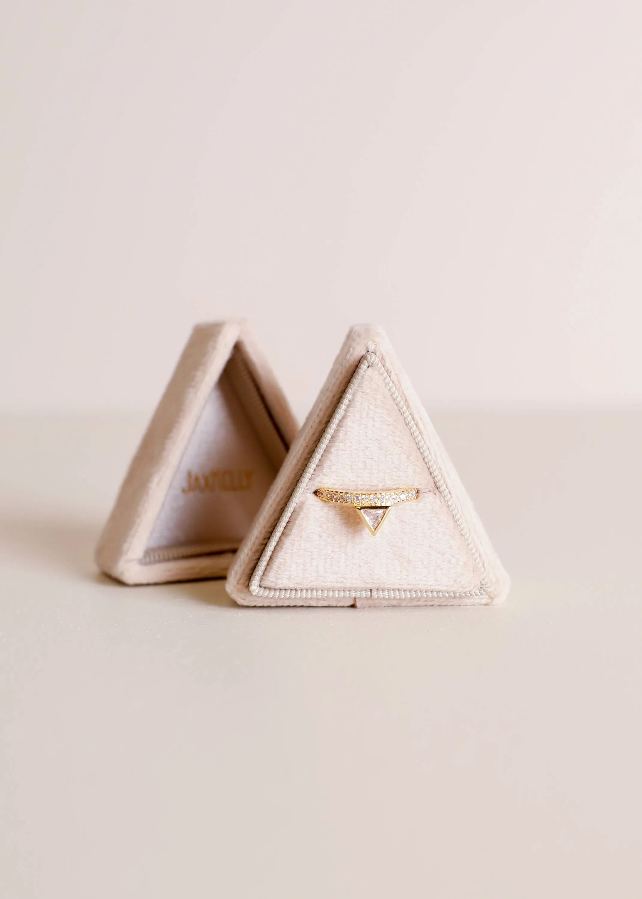 Velvet Jewelry Box - Triangle - Cream: Cream