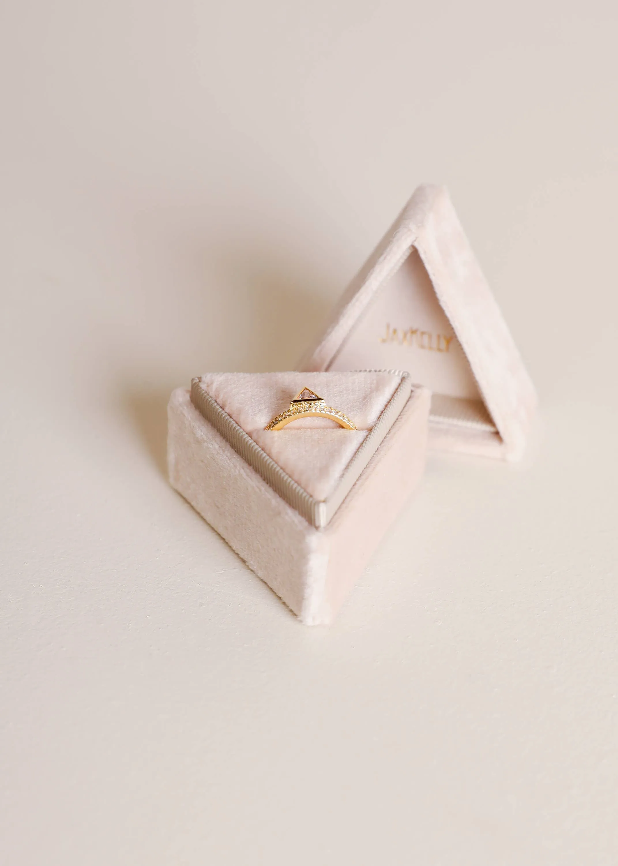 Velvet Jewelry Box - Triangle - Cream: Cream