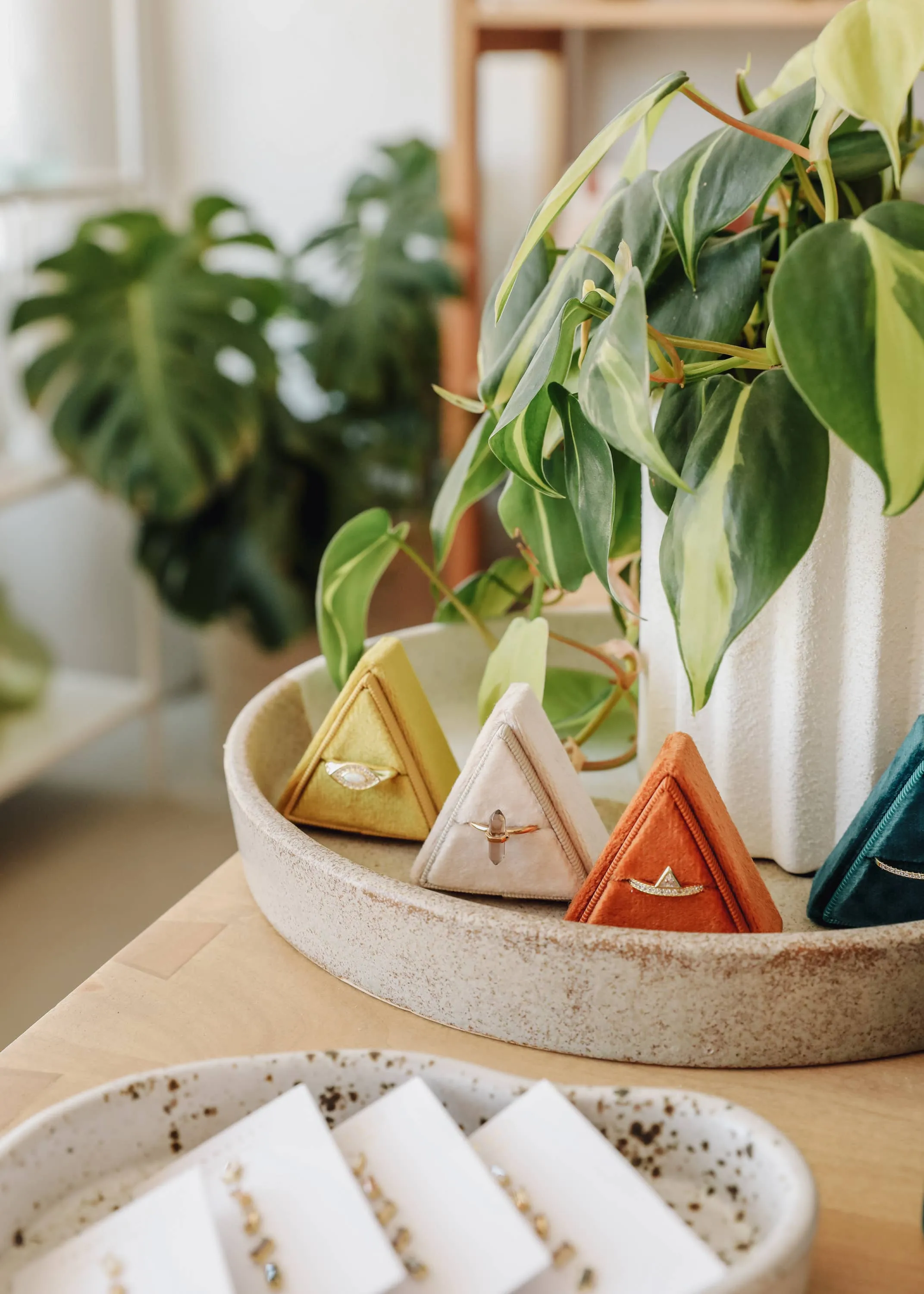 Velvet Jewelry Box - Triangle - Cream: Cream