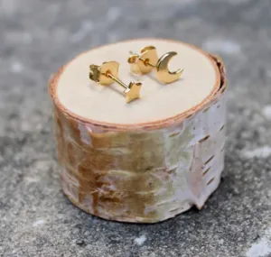 Vintage Acorn - Stud Earrings