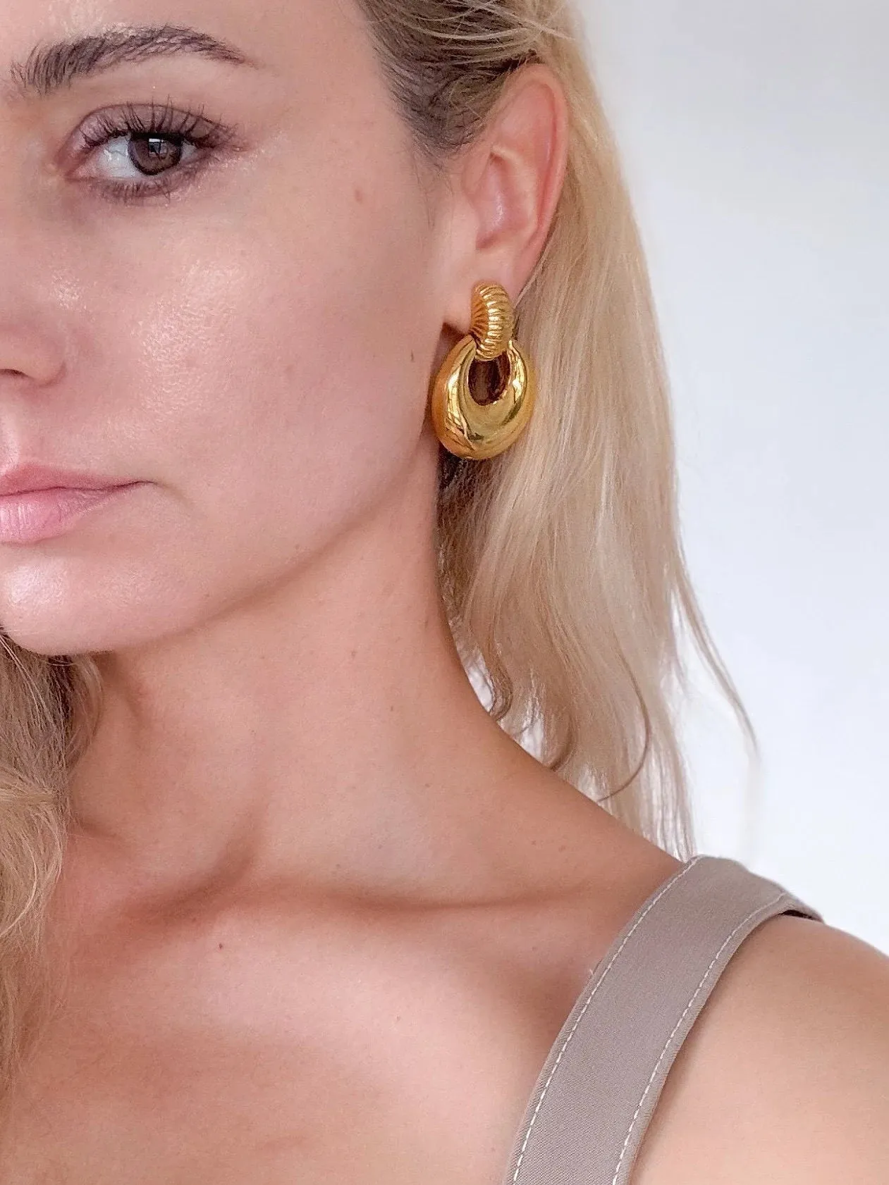 Vintage Monet Earrings Gold Tone Hoop Dangle Drop Stylish