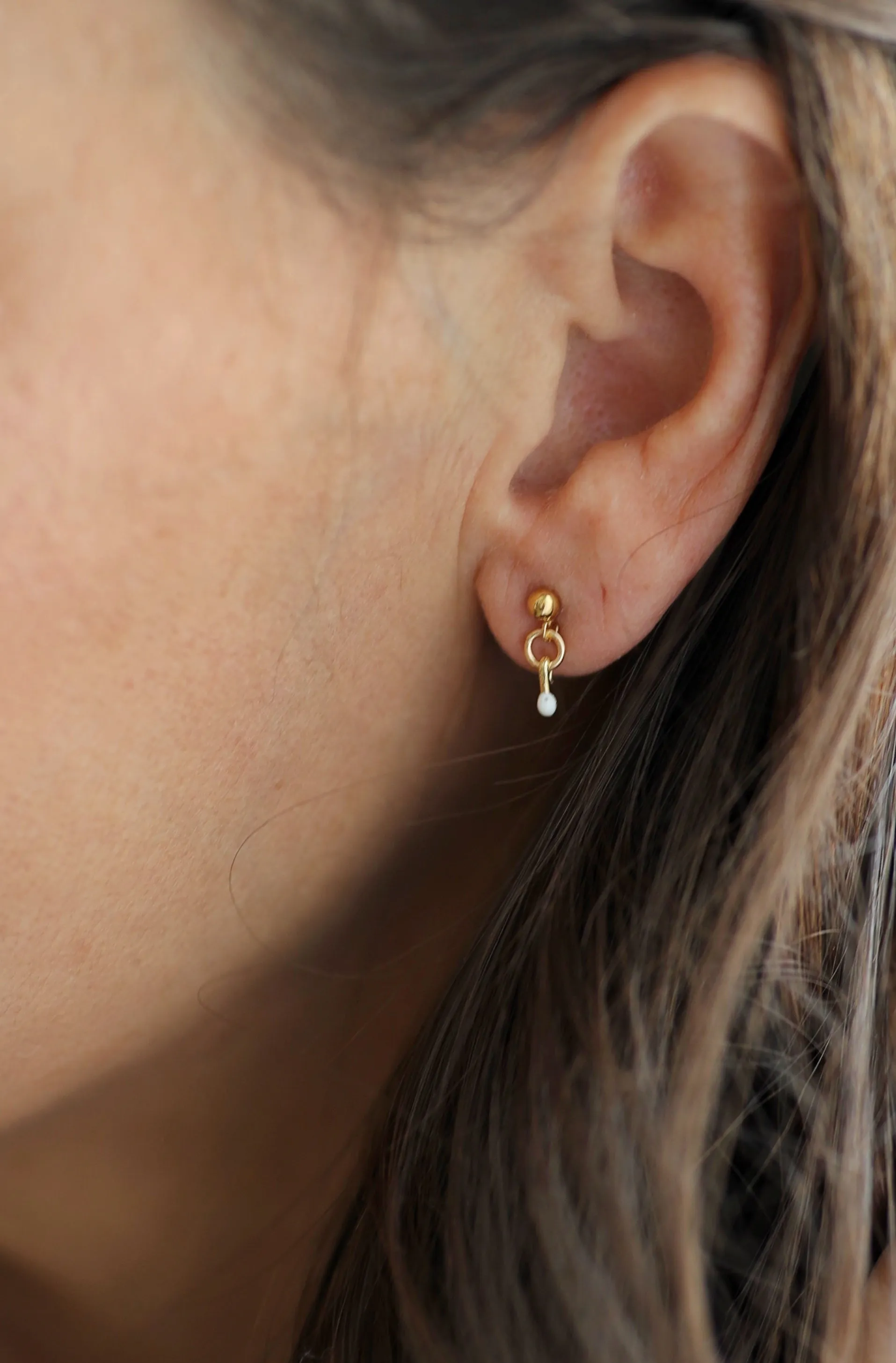 WHITE DOT STUDS