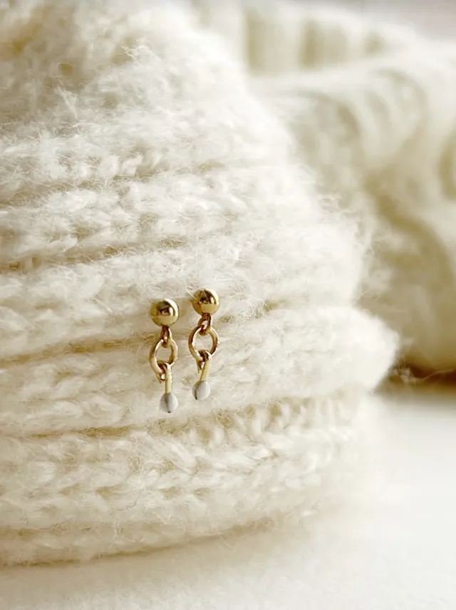 WHITE DOT STUDS