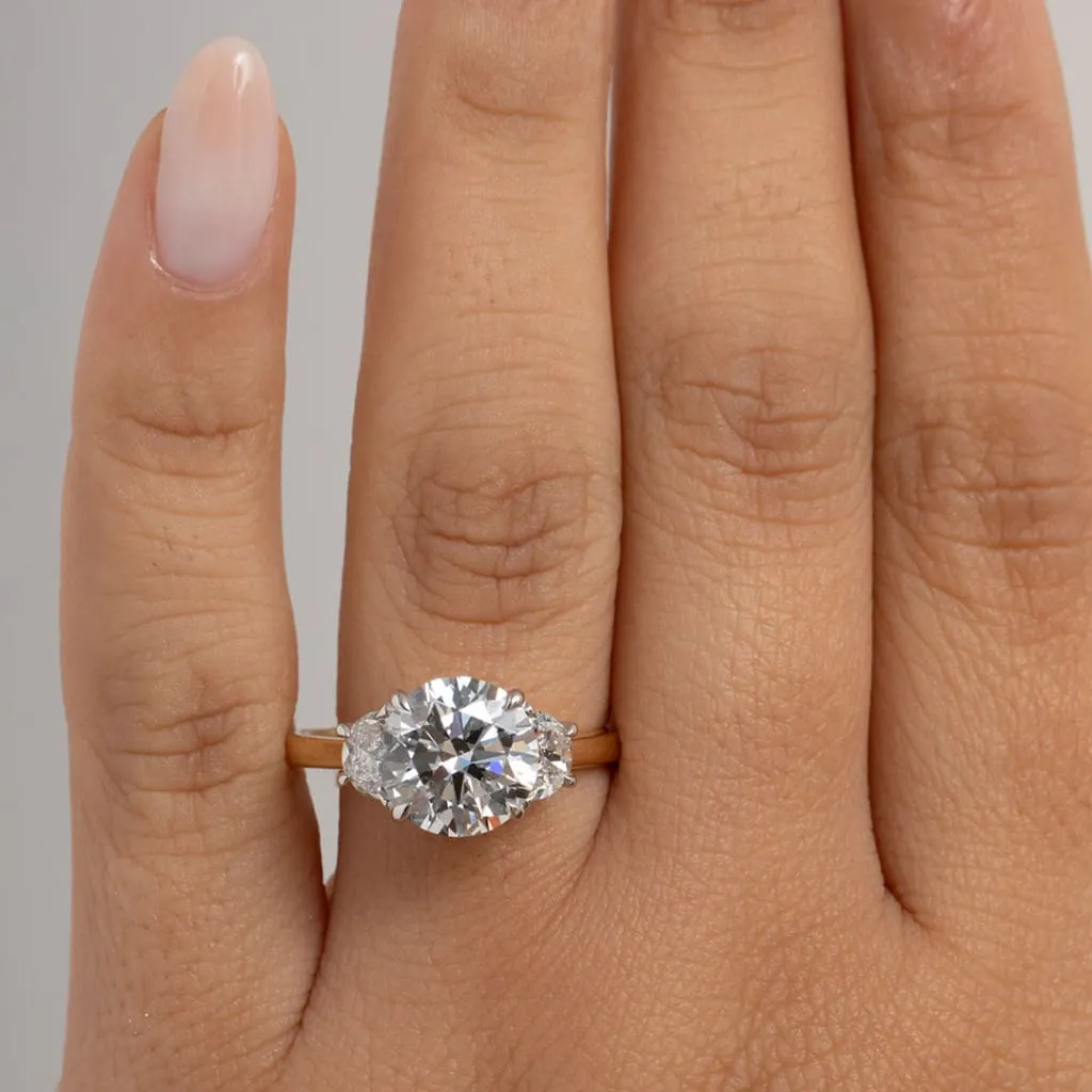 WINTER 3.50ct | Round 3-Stone Lab Grown Diamond Set in 18ct Gold