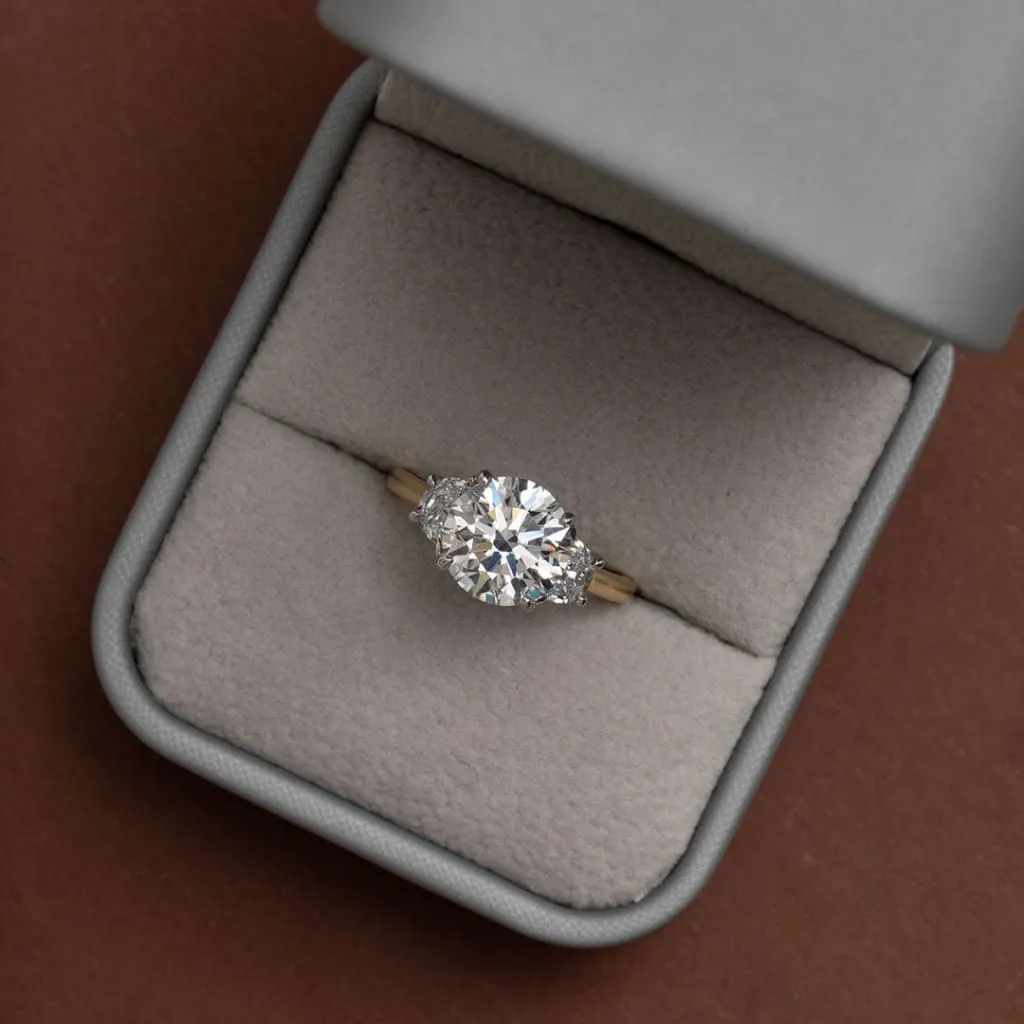 WINTER 3.50ct | Round 3-Stone Lab Grown Diamond Set in 18ct Gold