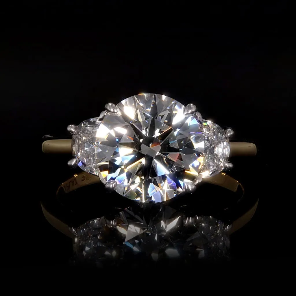 WINTER 3.50ct | Round 3-Stone Lab Grown Diamond Set in 18ct Gold